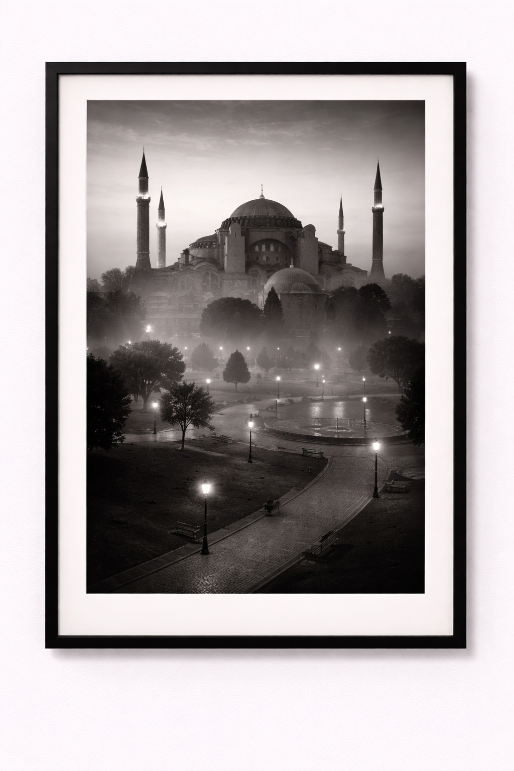 schwarz/weiß Poster Hagia Sophia im Nebel bei Dämmerung mit Rahmen – ästhetische Wanddeko
