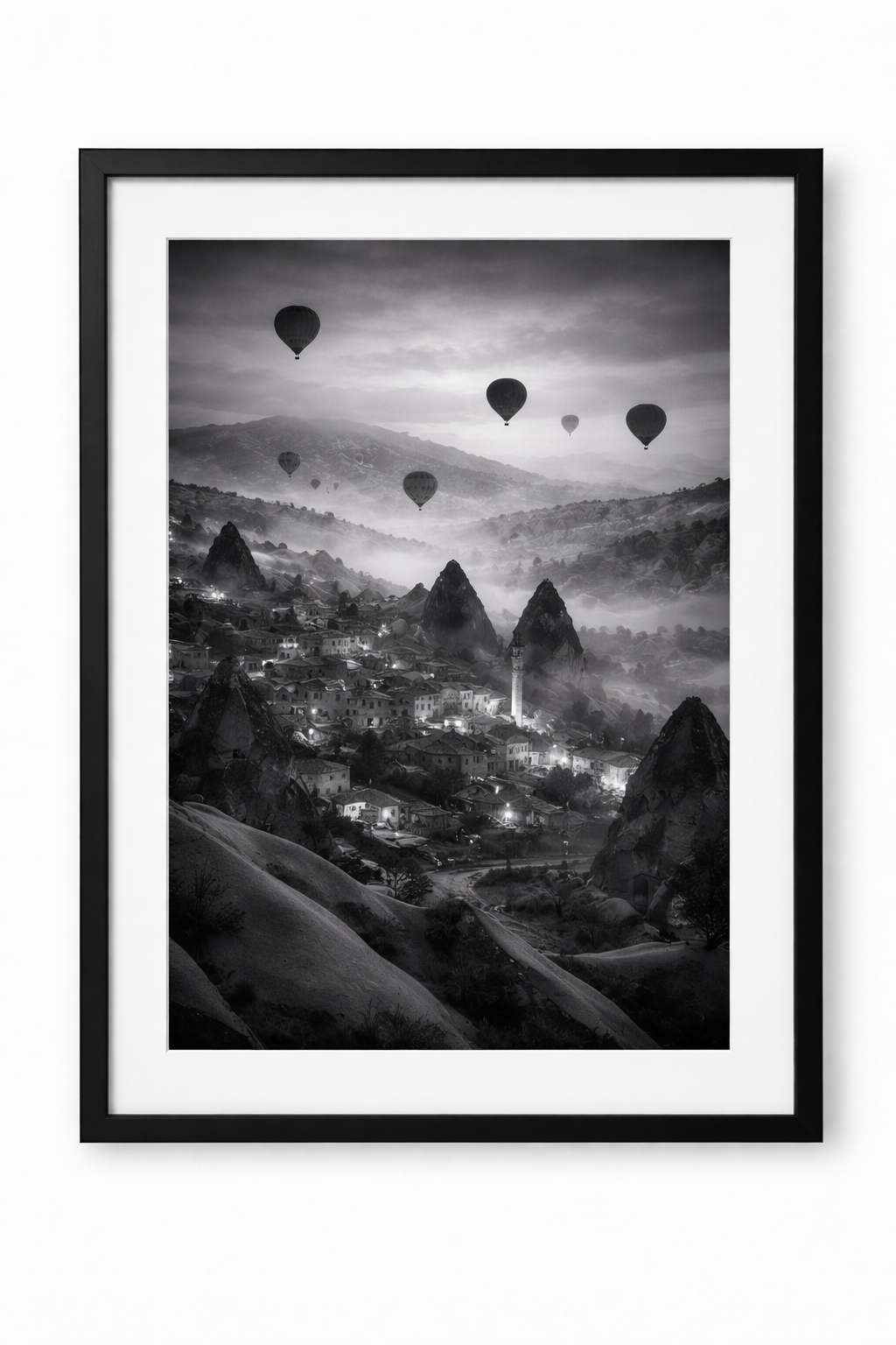 schwarz/weiß Poster Morgenstimmung über Cappadocia mit Rahmen – ästhetische Wanddeko